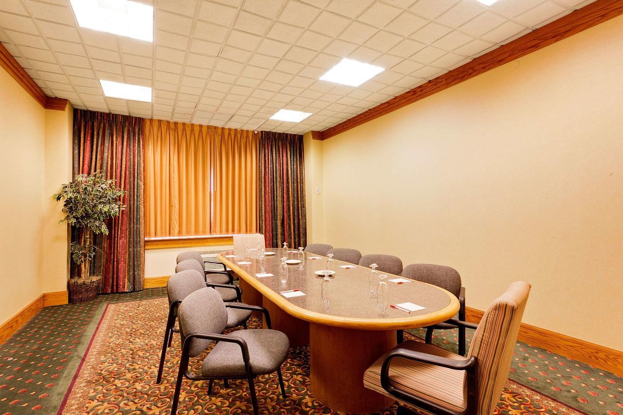 Ramada By Wyndham Fishkill Hotel Exterior photo