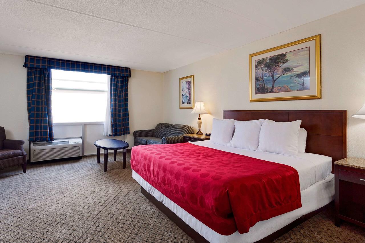 Ramada By Wyndham Fishkill Hotel Exterior photo