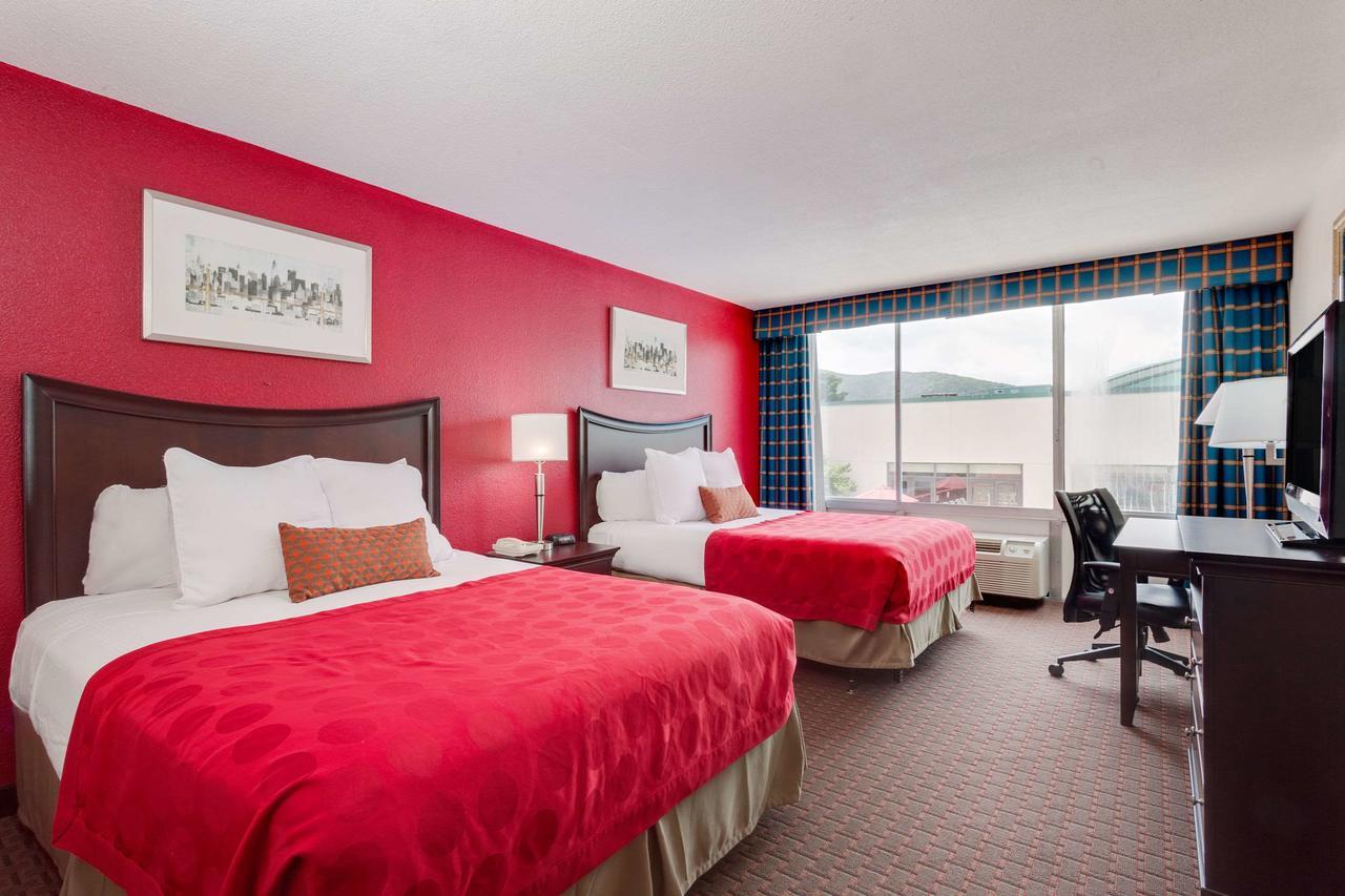 Ramada By Wyndham Fishkill Hotel Exterior photo