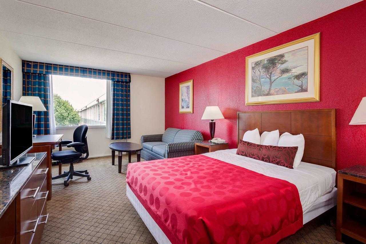 Ramada By Wyndham Fishkill Hotel Exterior photo