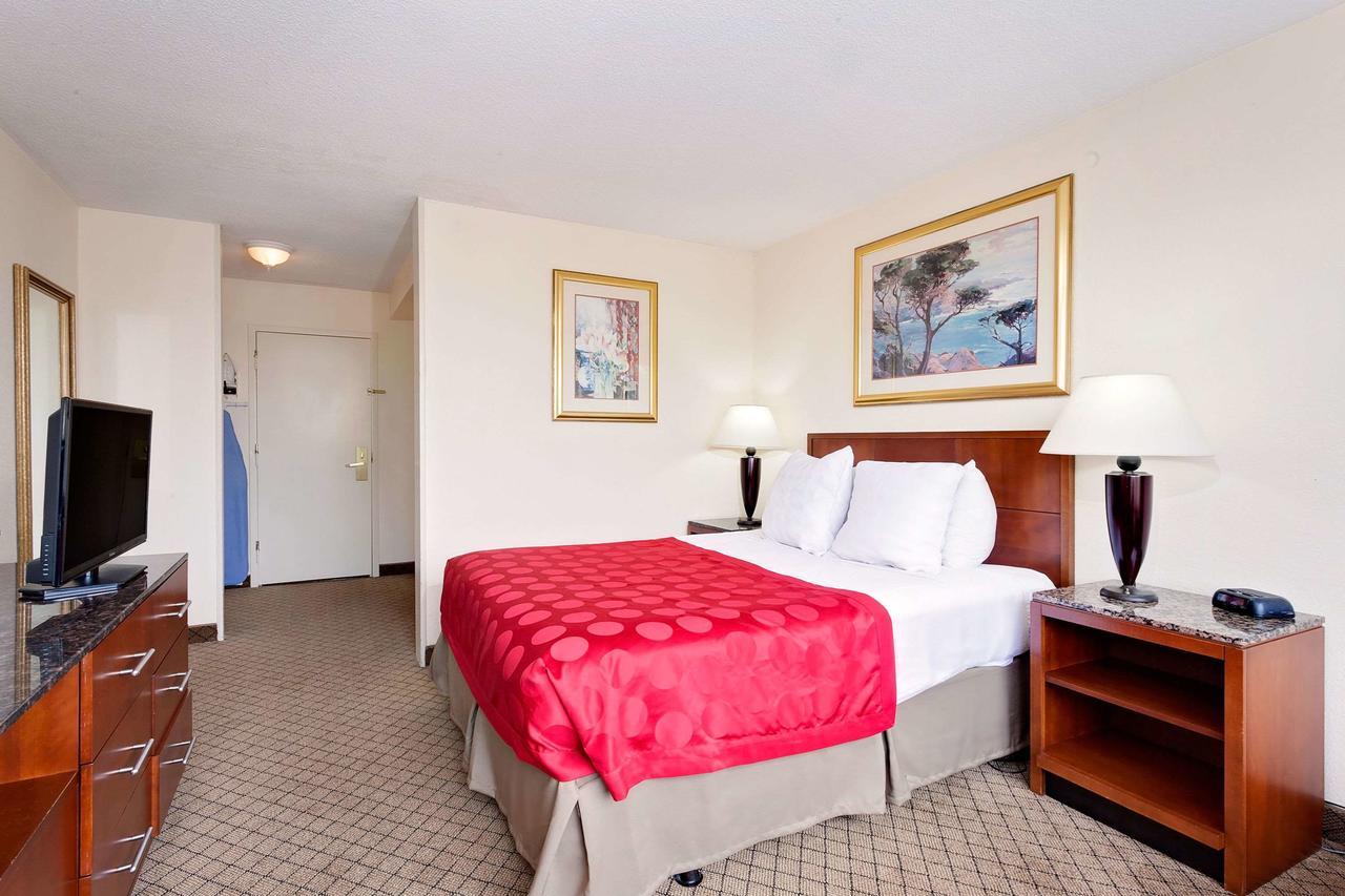 Ramada By Wyndham Fishkill Hotel Exterior photo